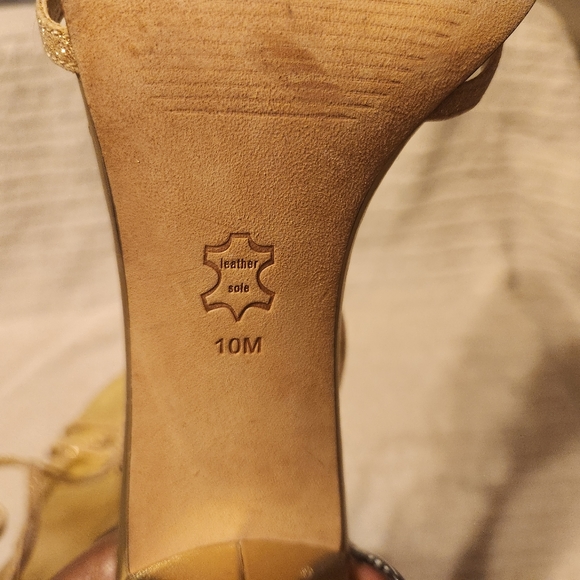 Gold Sparkle Guess Heels sz 10 T straps - Picture 6 of 11